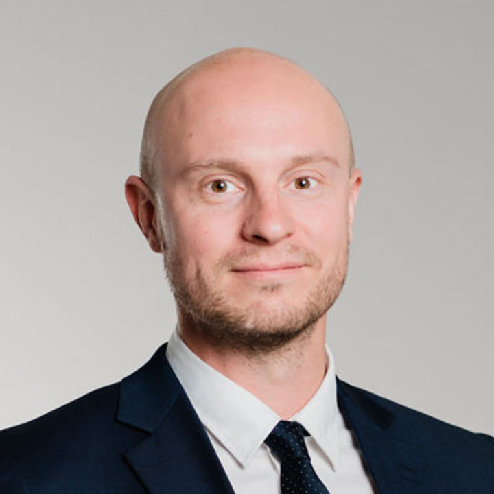 Kirjottaja Mikko Kenni Asiakkuus- ja työkykyjohtaja